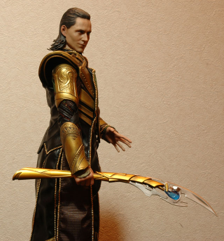 Illustration for article titled This Loki Figure Made Me Appreciate The Avengers Costume Designers